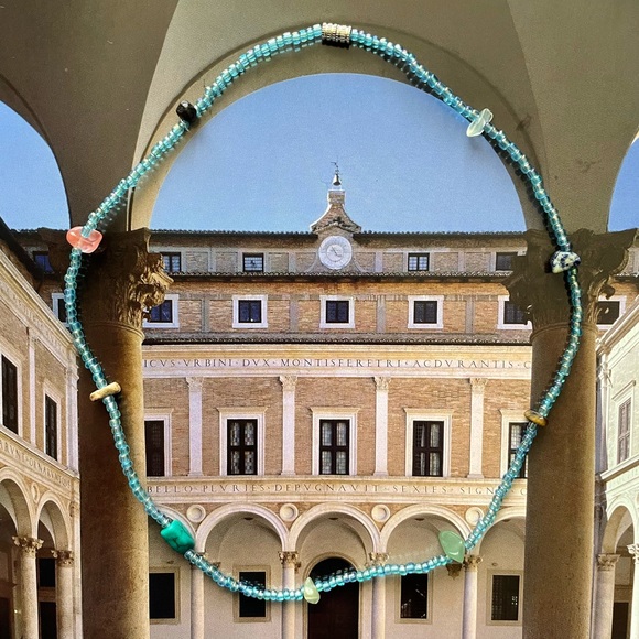 Crystals with blue glass beads necklace - Picture 7 of 10